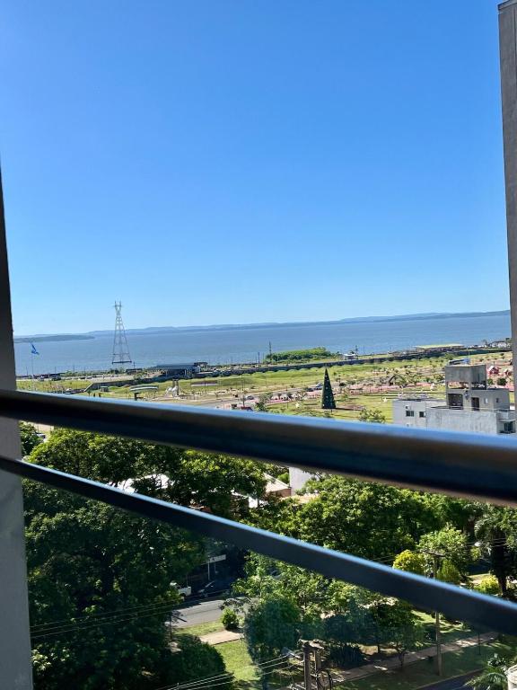 Magnífica vista al Río Paraná, y excelente ubicación en el microcentro de la ciudad !! - 3