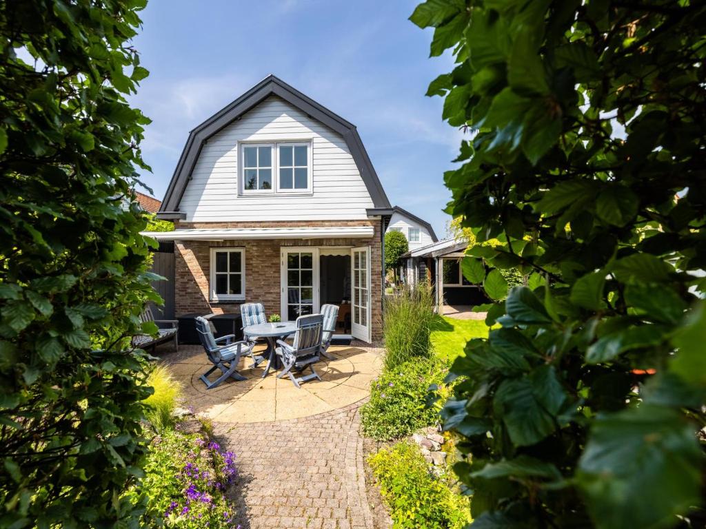 De Steeneik, Oostdorp