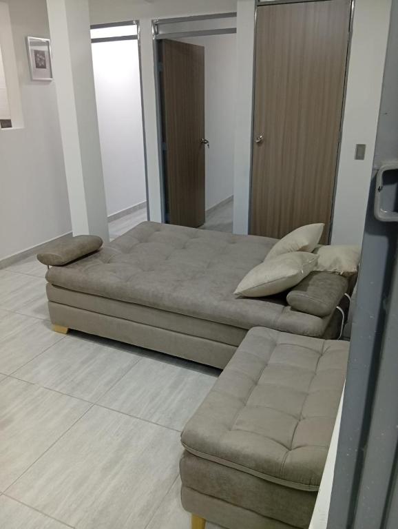 APTO 201 Cerca al Centro Comercial Estacion - 2