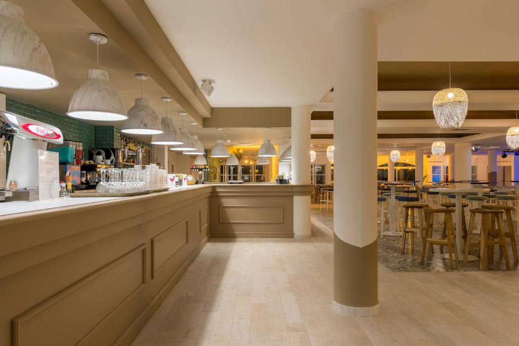 FERGUS Club Europa — Restaurant & bars in Peguera, Balearic Islands