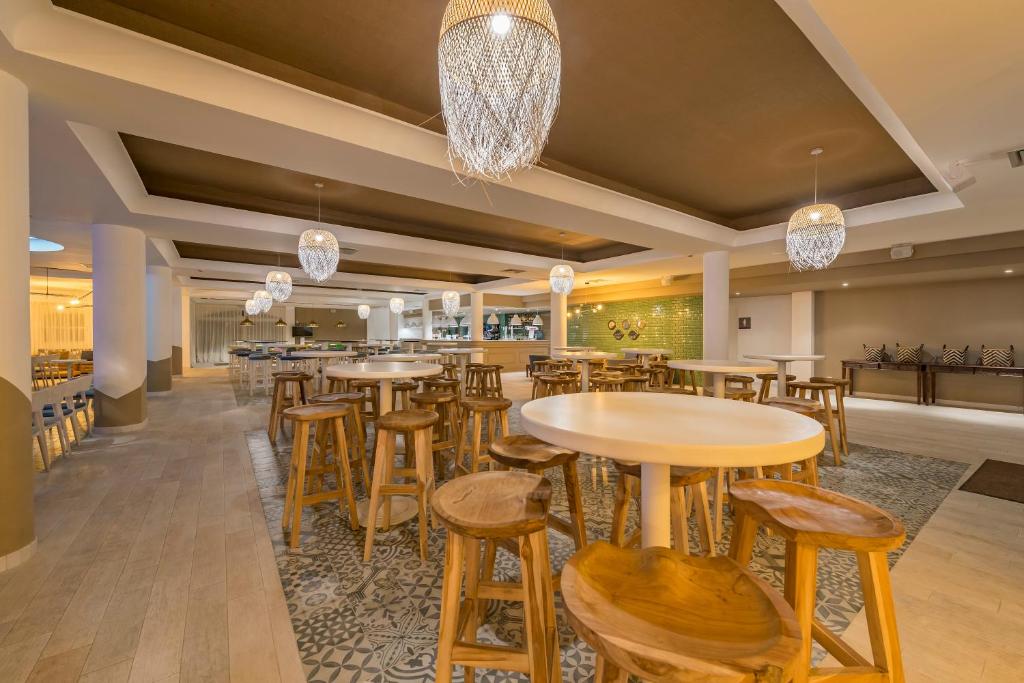 FERGUS Club Europa — Restaurant & bars in Peguera, Balearic Islands