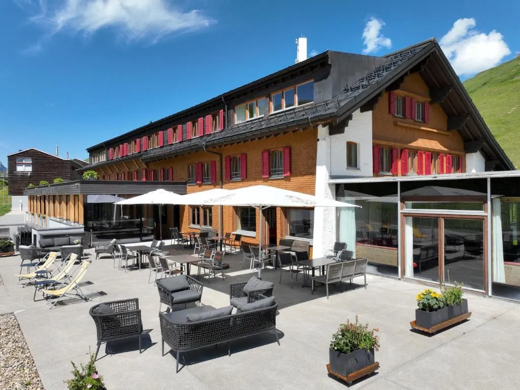 Hotel Adler, hotel in Warth am Arlberg