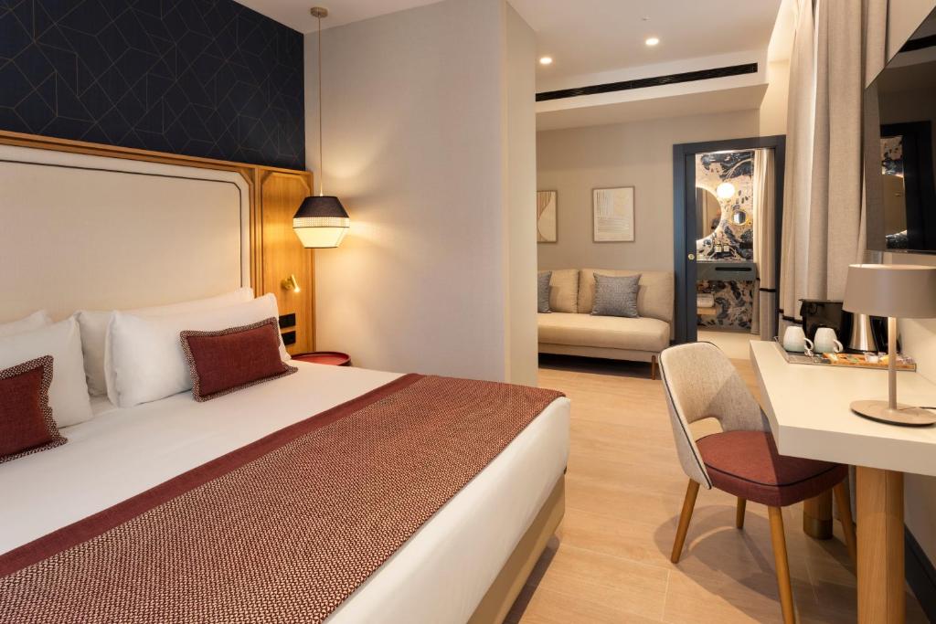 Catalonia Puerta del Mar — Hotel rooms in Malaga, Andalusia