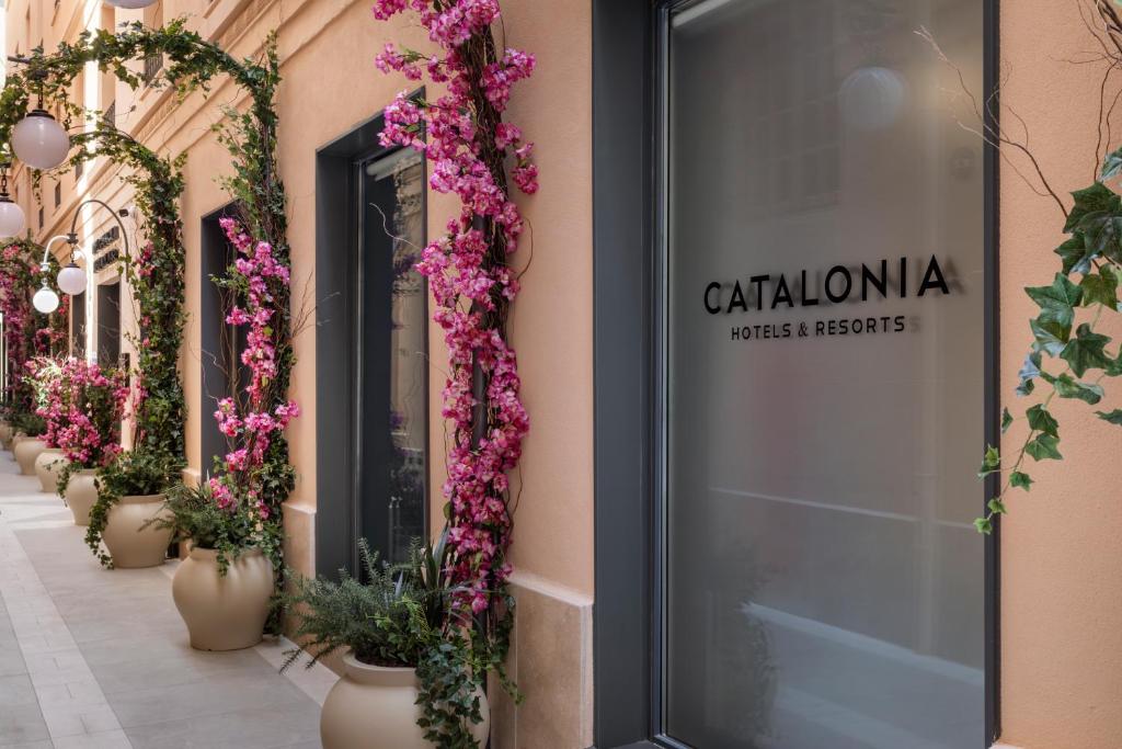 Catalonia Puerta del Mar — Hotel building in Malaga, Andalusia