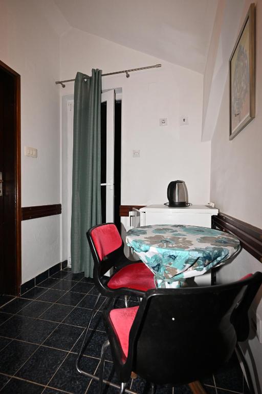 Apartments Holiday - 2