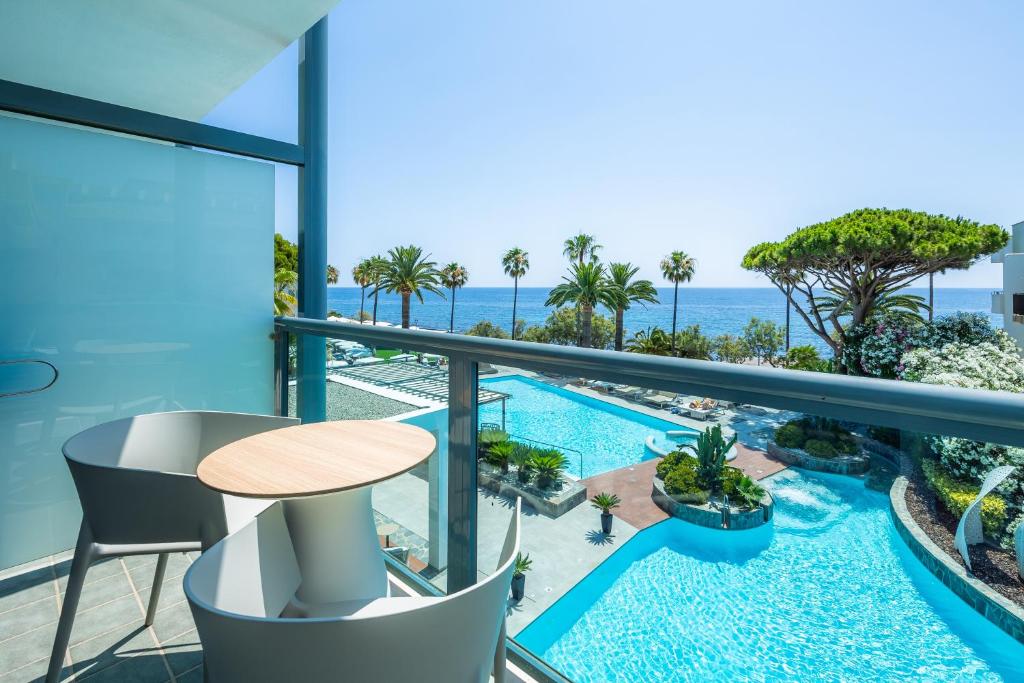 Marins Suites - Adults Only Hotel — Swimming pool in Cala Bona, Balearic Islands