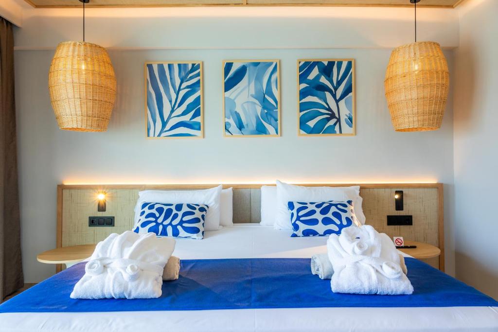 Marins Suites - Adults Only Hotel — Hotel rooms in Cala Bona, Balearic Islands