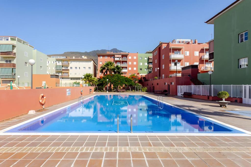 Sunset Gabriela, Candelaria