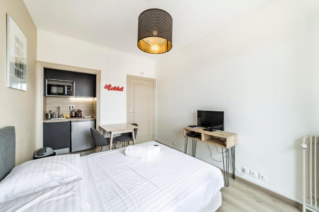 AllinLyon | Studio vue toits Presqu’île - 4