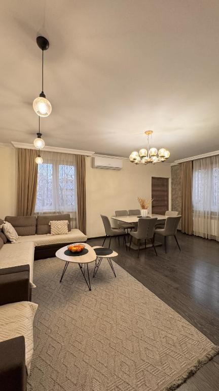 The Yerevan Residence, Jerevan