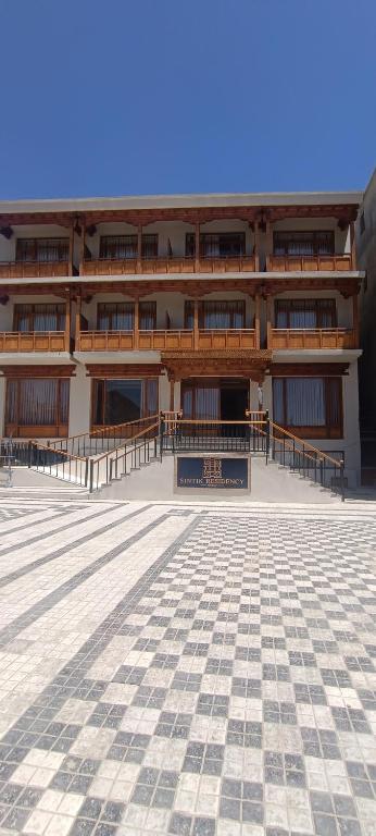 Sintik Residency, Léh