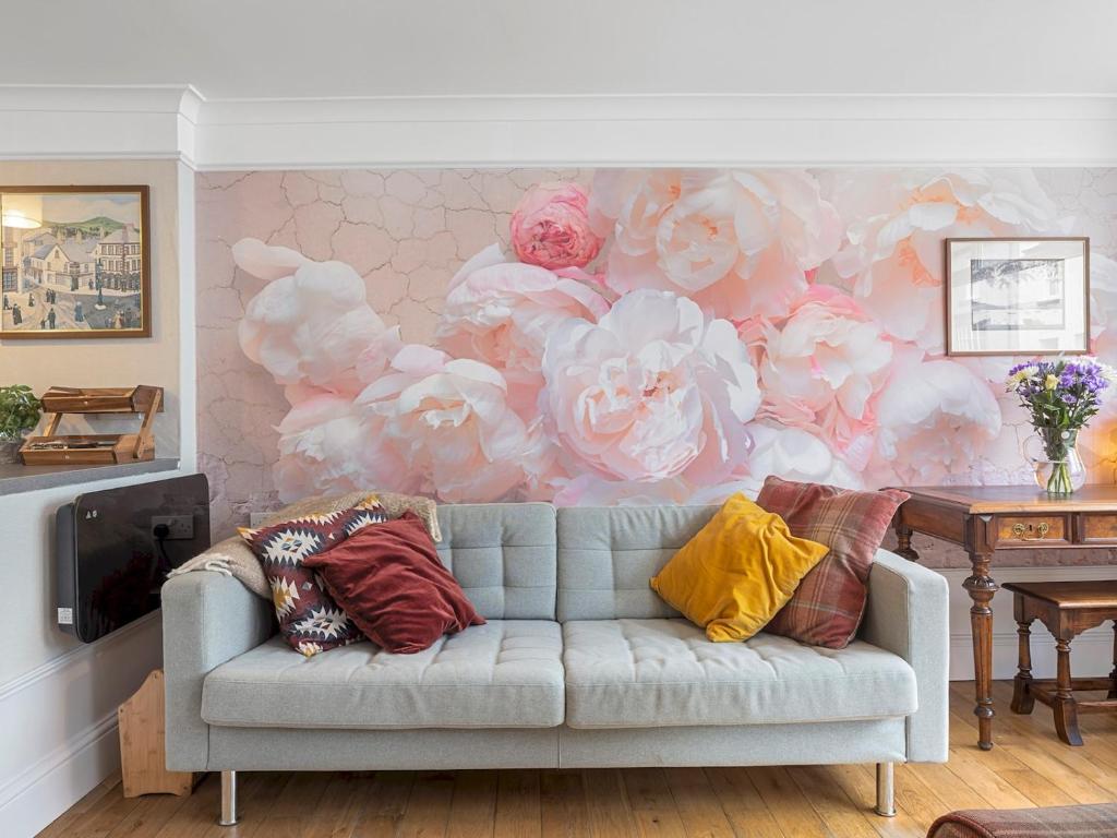 Pass the Keys Bright Town-Centre Flat with Outdoor Area, Ulverston