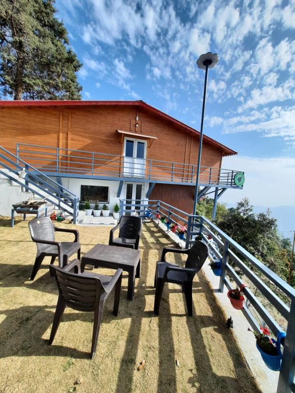 the urban escape, Bhimtal