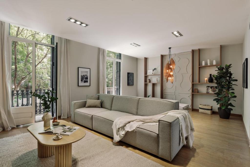 Yaxha - 4 bedrooms and terrace in Eixample Dreta, Barcelona