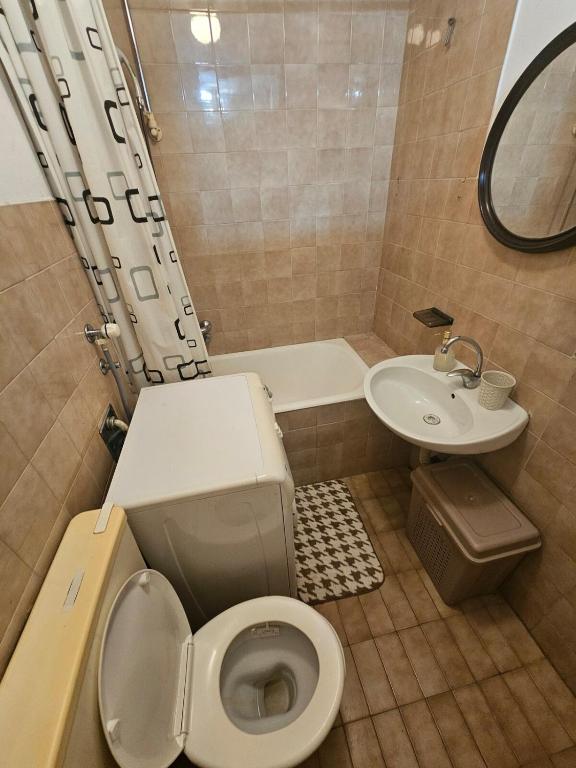 Apartment in Quiet Neighborhood - 2