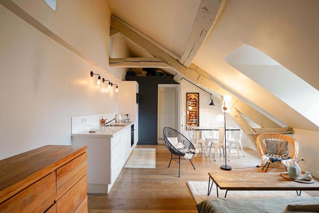 Grand appartement cœur du Marais - dernier étage - 2