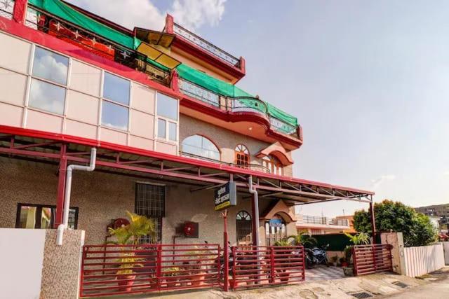 ブトラ ゲスト ハウス (Butola Guest House)