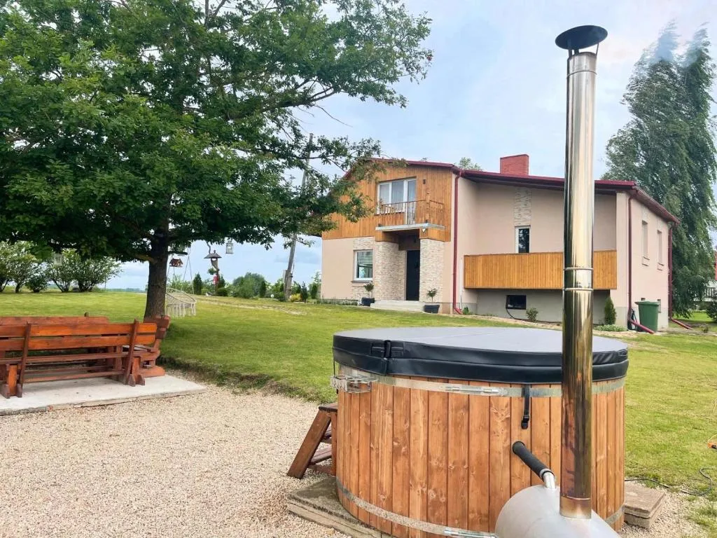 Rasiņas, Hotel in Cesvainieki
