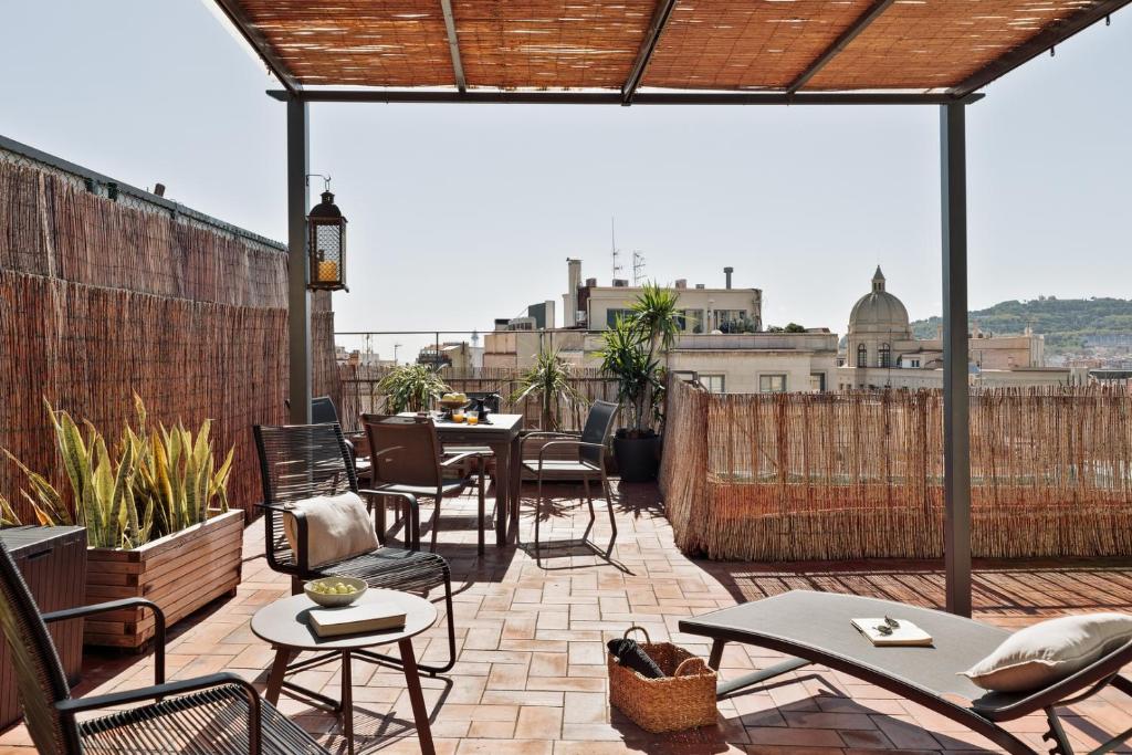 Finnt - 1 bedroom and terrace in Eixample Dreta, Barcelona