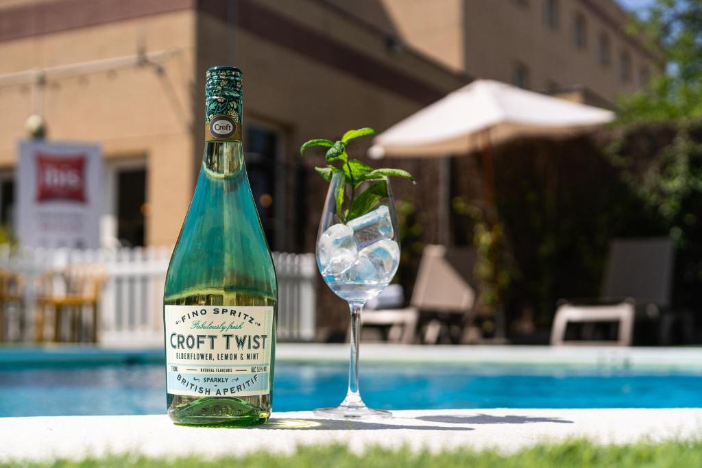 スイミングプール