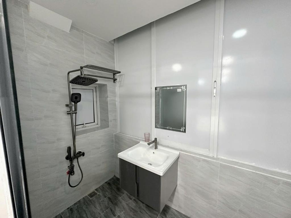 希拉里酒店-苏文亨第10区 (Hilary Hotel -Sư Van Hanh Q10)