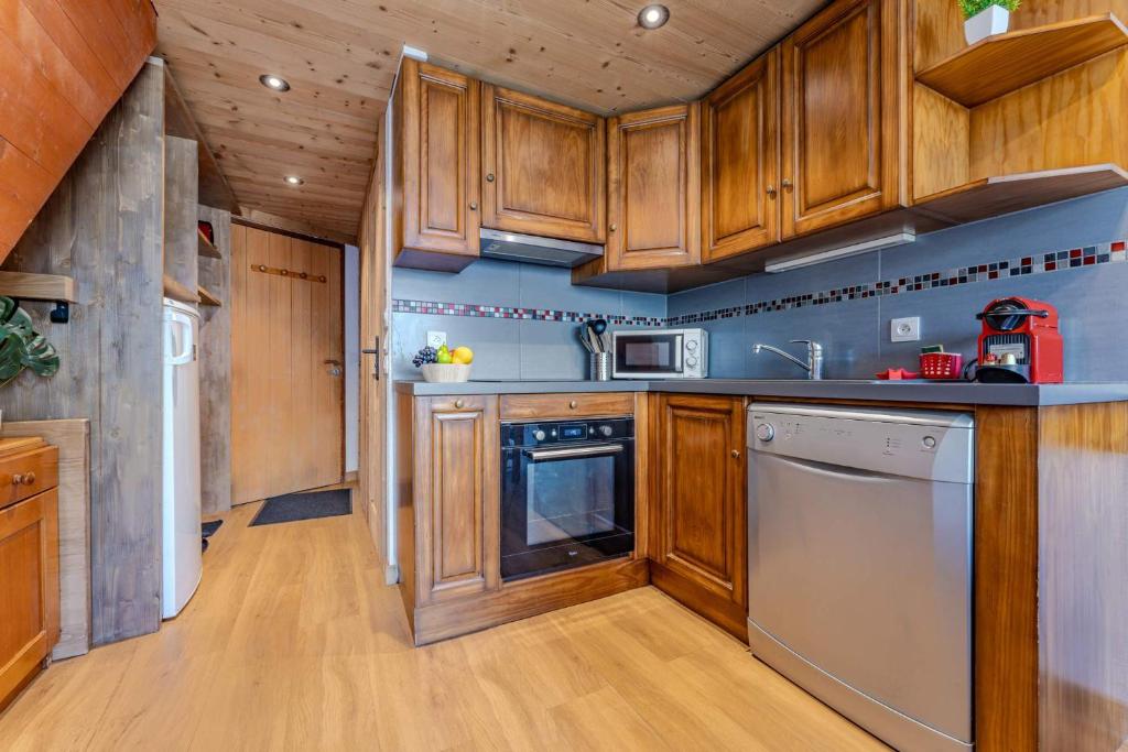 Cozy Duplex with Balcony, Parking & Mountain View - Résidence Le Silveralp - 5