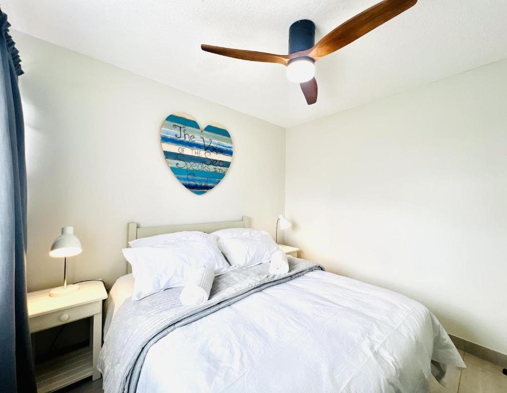 De Valle Gem with Pool Braai Steps to the Beach, Mossel Bay