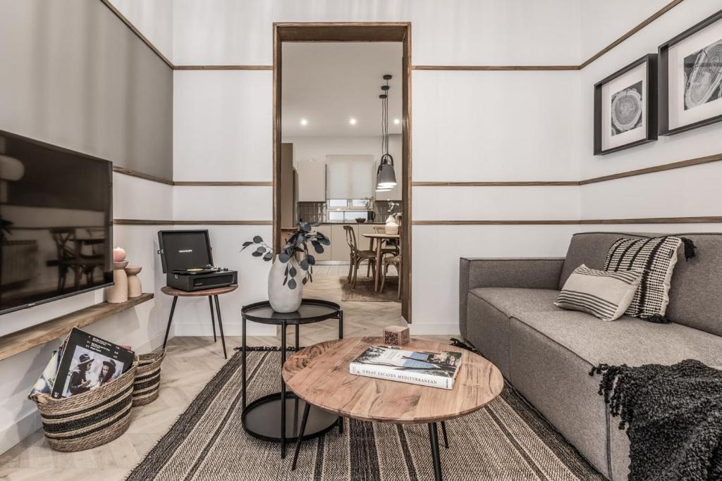 Posets - 3 bedrooms in Malasaña, Мадрид