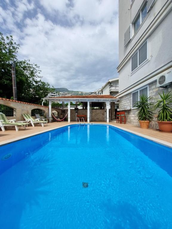 Sunny Hill Residence - 2