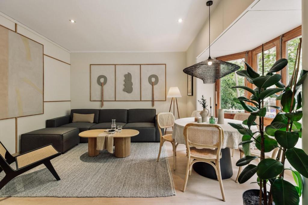 Izabal - 3 bedrooms and office in Eixample Esquerra, Barcelona