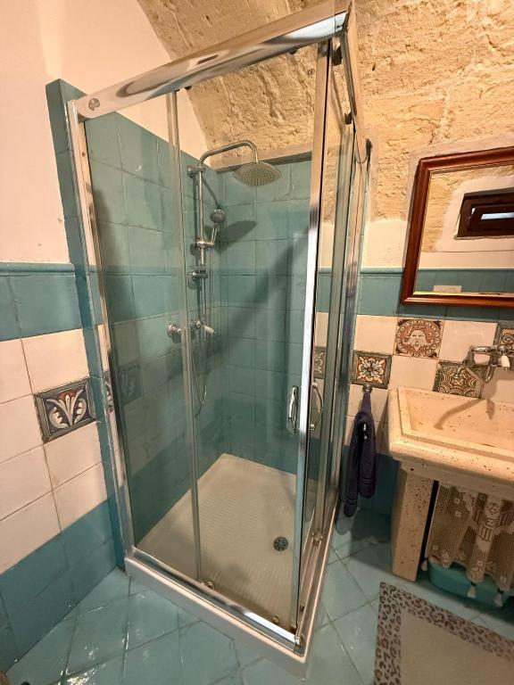 Via Giacomo Matteotti 8, 10-12 Guest House - 3