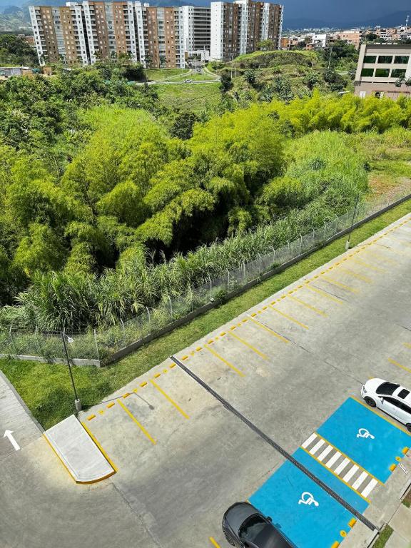 Moderno apartamento con balcon y vista al guadual, Piscina y parqueadero - 4