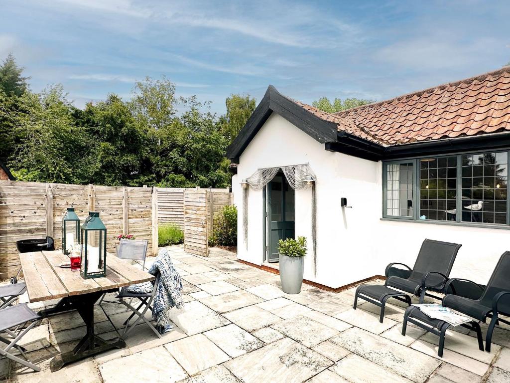 Bertie by The Suffolk Cottage Collection, Chillesford