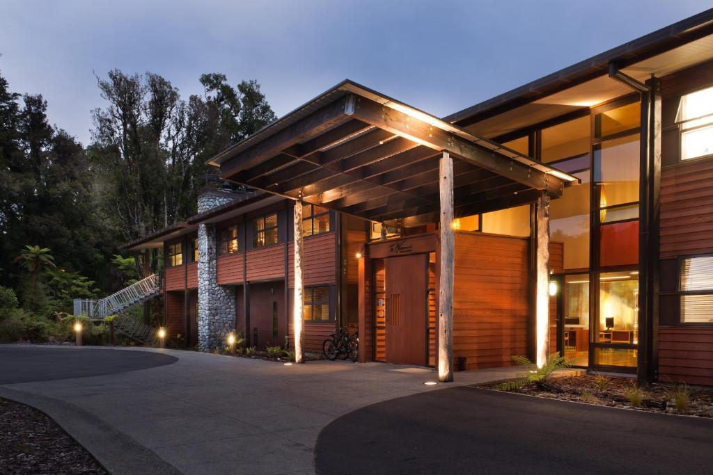 Te Waonui Forest Retreat photo