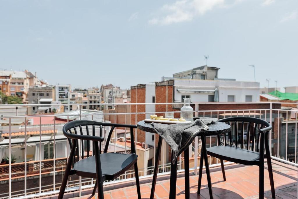 Itza - 3 bedrooms and office and terrace in Gràcia, Barcelona