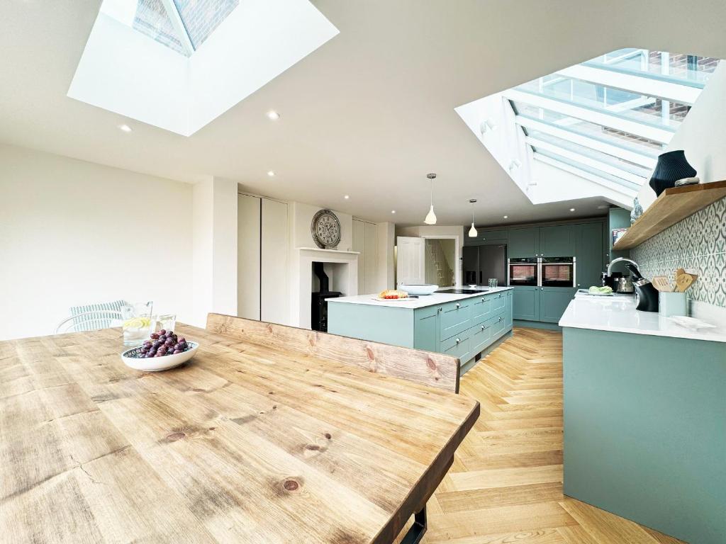 Lighthouse View by The Suffolk Cottage Collection, Southwold