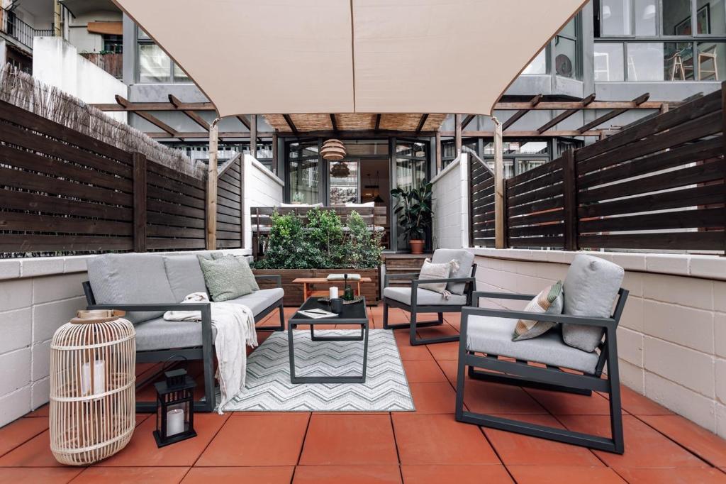 Huelma - 1 bedroom and terrace in Eixample Dreta, Barcelona