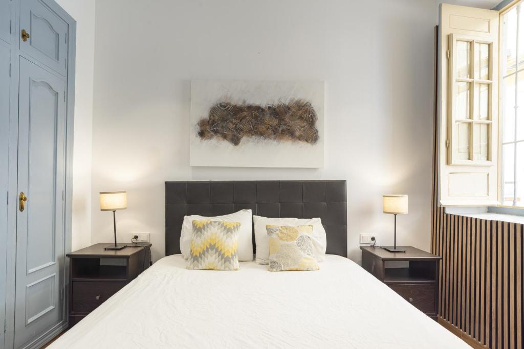 Stylish Malaga 2 Bedroom with Patio - 2