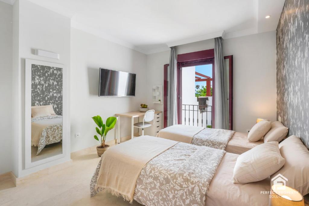 Noray Bright Beachfront 3BR - Terrace, Prime Spot - 3
