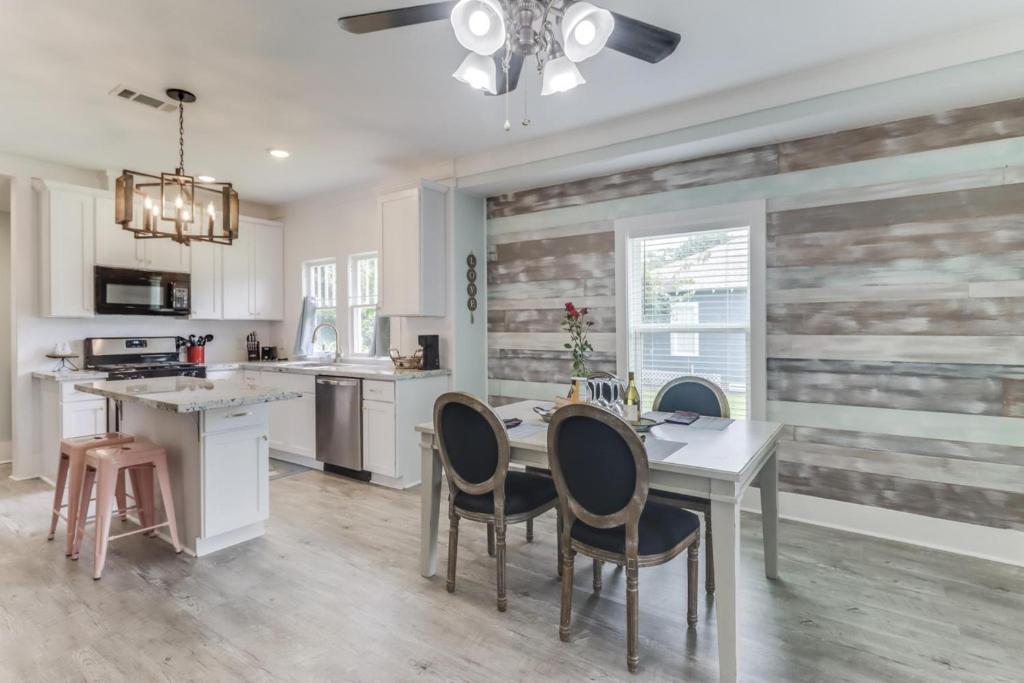 The Lucky Sands Escape, Gulfport