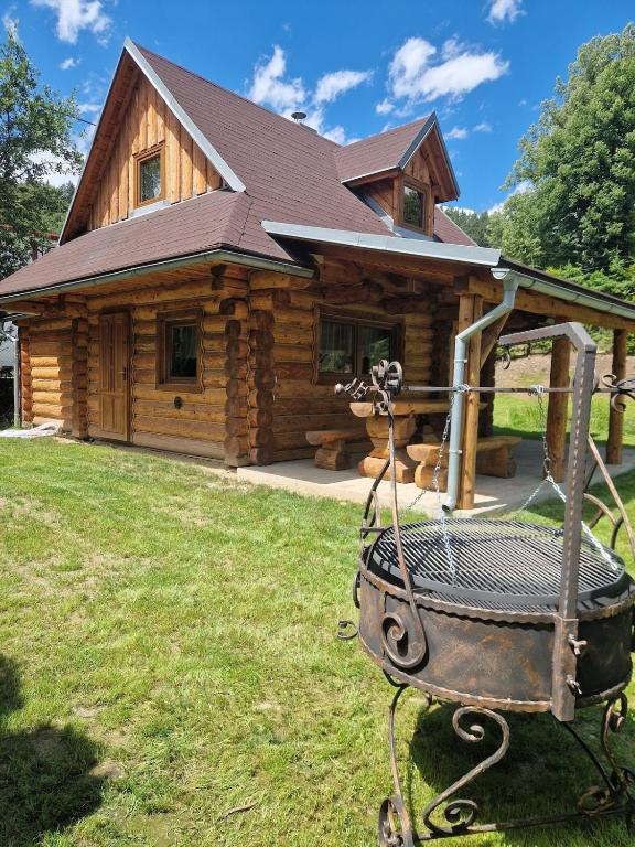 Zrub pri rieke Hron, Brezno