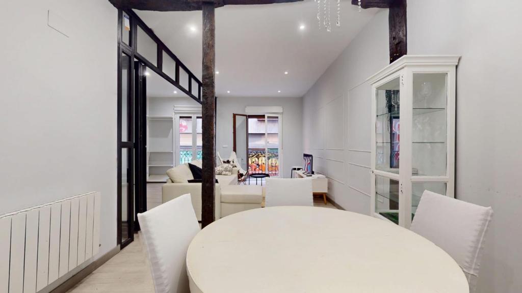 Historic Center Albizuri Residence, Bright, Spacious 3BR Apartment Ideal for Groups - 4