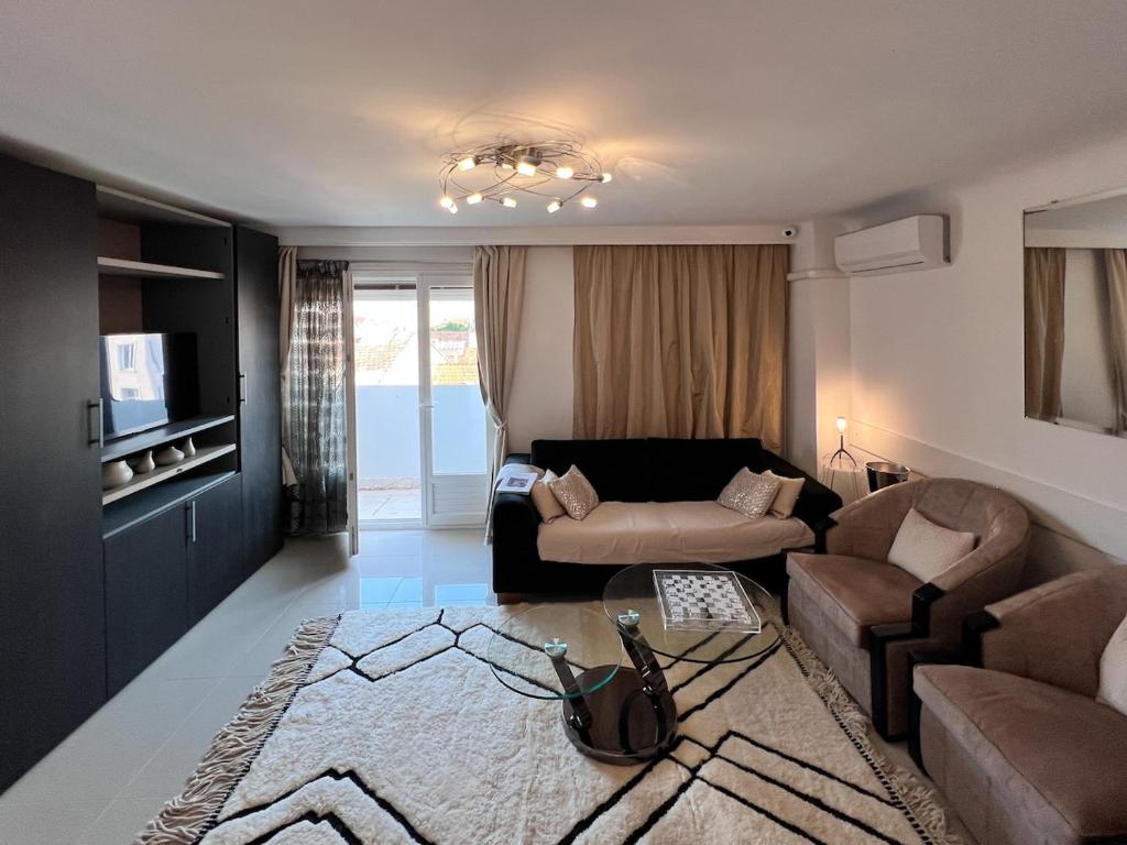Beautiful renovated luxury apartment terrace parking - 4