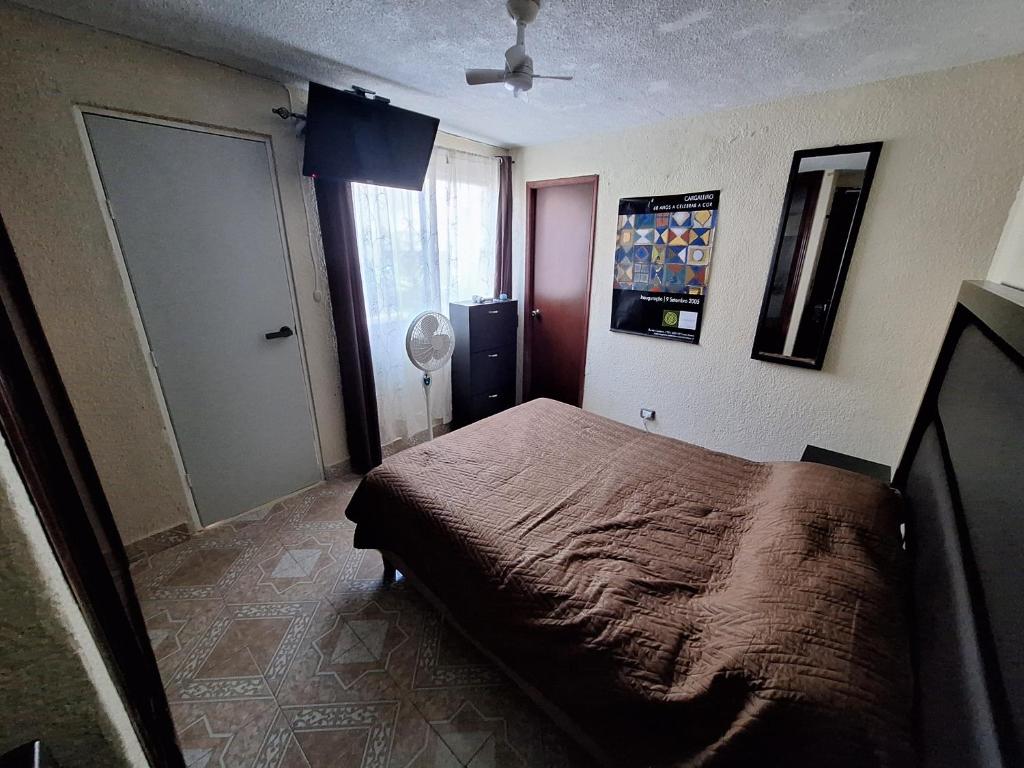 Albatros, Ezequiel Montes