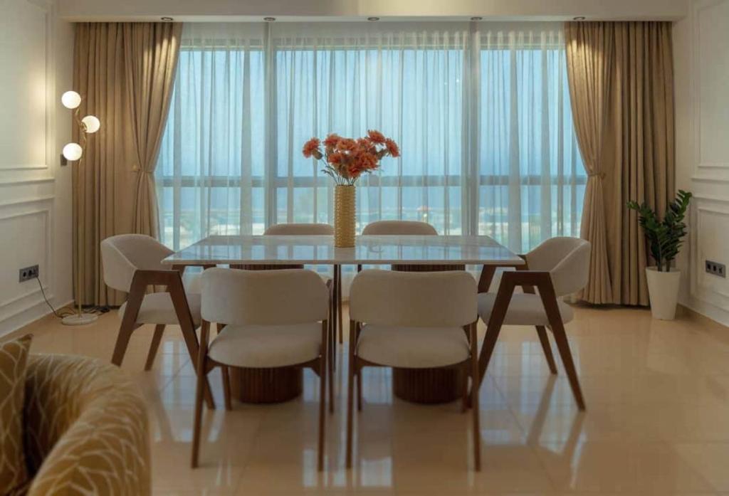 Lux 4BR & S Full view of Oran Bay and port, Oran