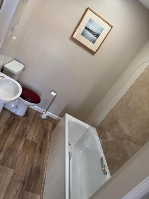 The Bell Hotel Cottages, Burgh le Marsh