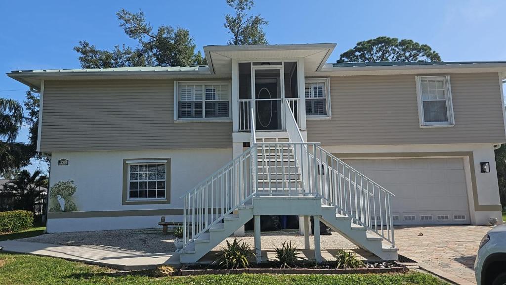 Coastal Escape 3-4 Min to Beach, Bonita Springs