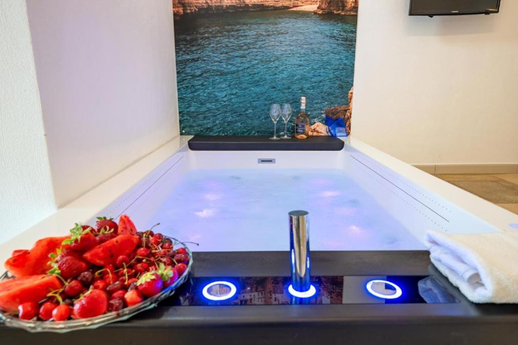 Le Perle di Bà - Suites with Jacuzzi in Polignano - 5