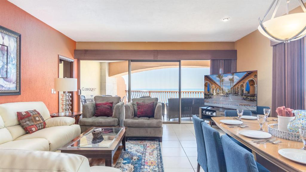 Chasing Sunsets Penthouse Perfect Elegant Ocean Front Condo - 5