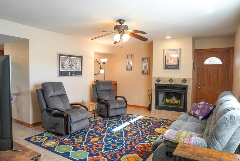 Newly furnished, private backyard, Desert Casita, Fountain Hills